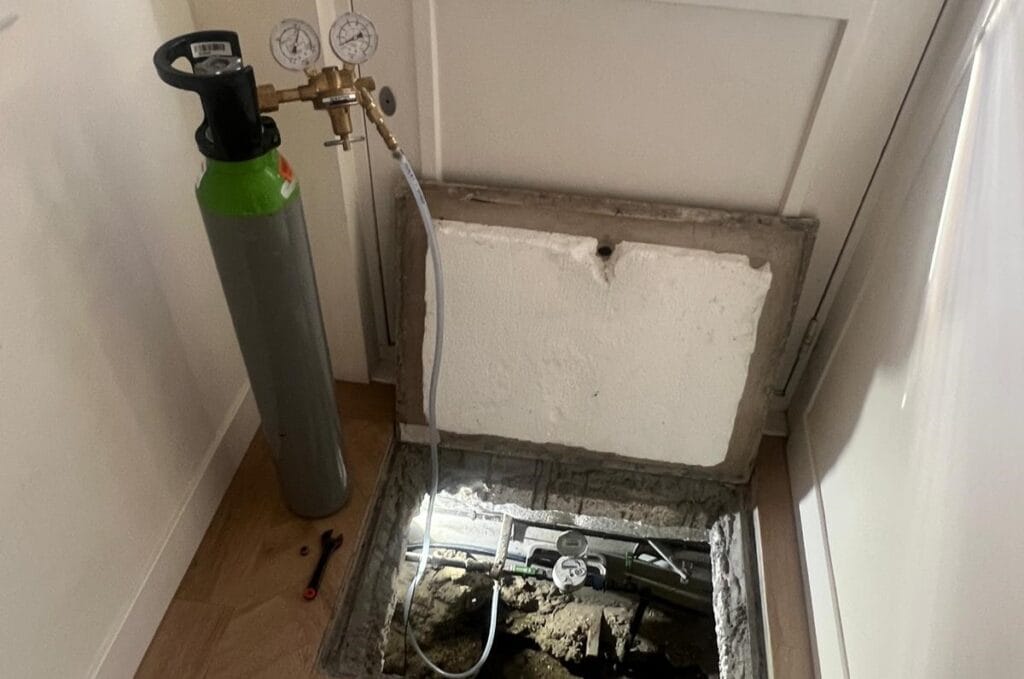 traceergasfles-ontdekjelek-2-1024x679 Lekkage opsporen Traceergas